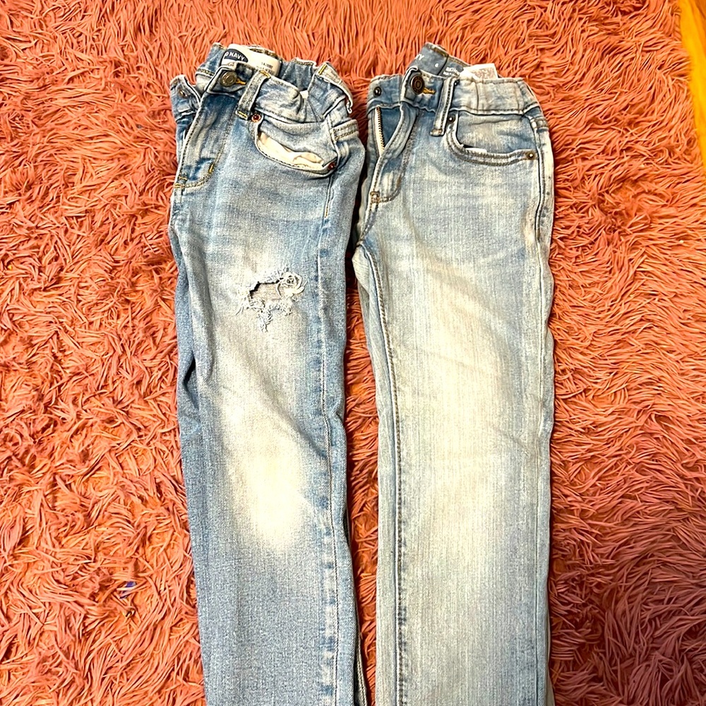 2 pairs skinny jeans old navy for 6 Boy